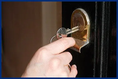 Advantage Locksmith Store Clearwater, FL 727-322-4087 - 7-door-unlock